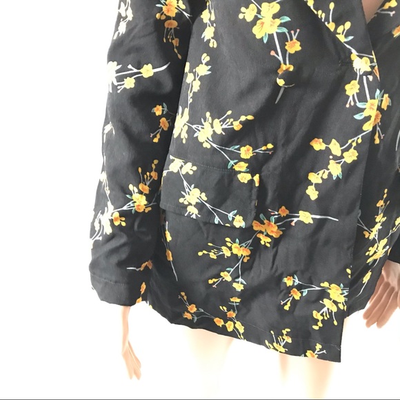 Missguided Shoulder Pad Oversized Boyfriend Blazer - Picture 2 of 9